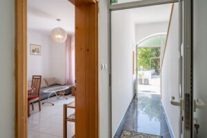 kn-apartment1-hallway-06-2023-pic-01