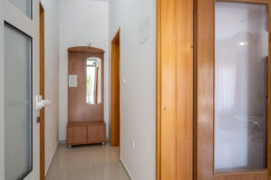 kn-apartment1-hallway-06-2023-pic-02