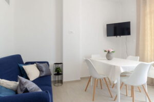 kn-apartment2-livingroom-kitchen-06