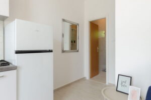 kn-apartment2-livingroom-kitchen-07