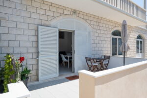 kn-apartment2-terrace-06-2023-pic-04