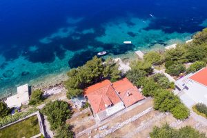 korcula-karbuni-apartments-bosnic-house-from-air-01