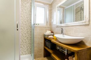 Rina-Apartman-kupaonica-02