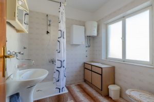 burmas-apartment-badezimmer-01