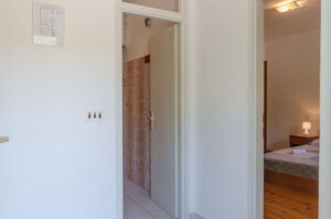 olivera-apartament-a2-valentina-korytarz-01