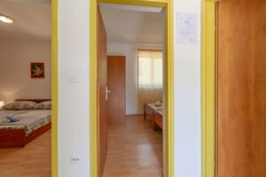 olivera-apartament-a3-tonci-korytarz-02
