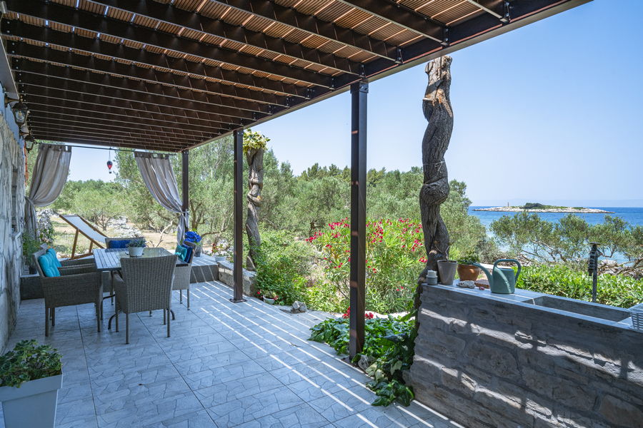 more-house-for-rent-terrace1-06-2025-pic-01