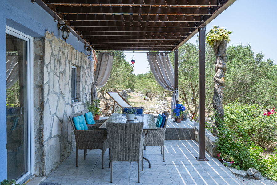 more-house-for-rent-terrace1-06-2025-pic-03
