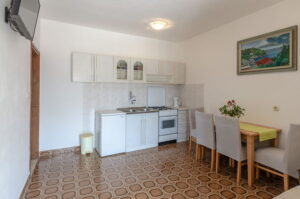 milostic-apartment1-pokój dzienny-05-2022-pic-01