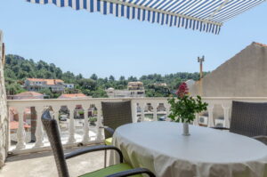 milostic-apartment1-taras-05-2022-pic-05