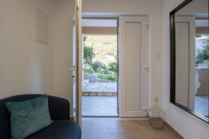 rina-apartman2-hodnik-03