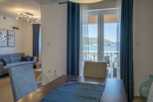 rina-apartman2-kuhinja-blagovaonica-blagovaonica-dnevni boravak-05