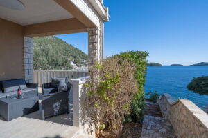 rina-apartman2-terasa-03