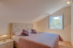 linda-apartment-blue-view-bedroom1-01