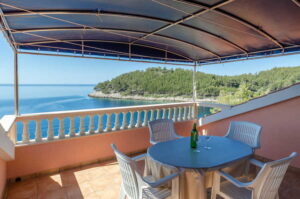 linda-apartment-blue-view-terrace-03