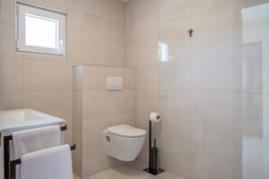 linda-apartment5-bathroom-05-2023-pic-01