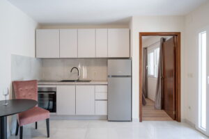 linda-apartment5-kitchen-dining-area-05-2023-pic-01