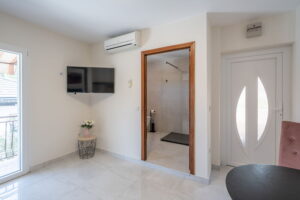 linda-apartment5-kitchen-dining-area-05-2023-pic-04