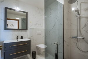 linda-apartment2-bathroom-06-2024-pic-01