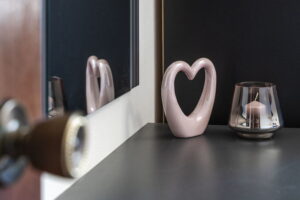 linda-apartment2-bedroom1-detail-06-2024-pic-02