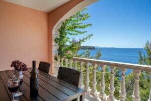 linda-apartment2-terrace-06-2024-pic-02