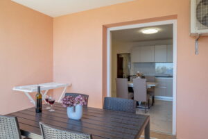 linda-apartment2-terrace-06-2024-pic-03