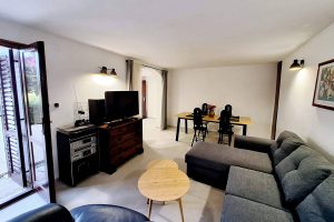 ena-apartment1-livingroom-dining-area-05