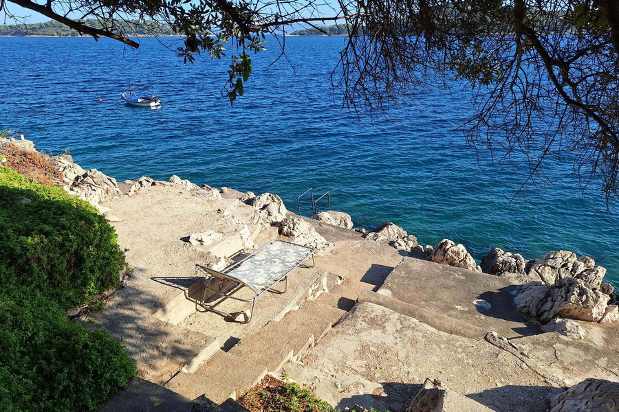 korcula-apartments-prizba-ena-beach-01