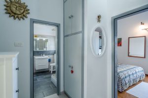 jadranka-apartment-hallway-01