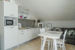 jadranka-apartment-kitchen-01