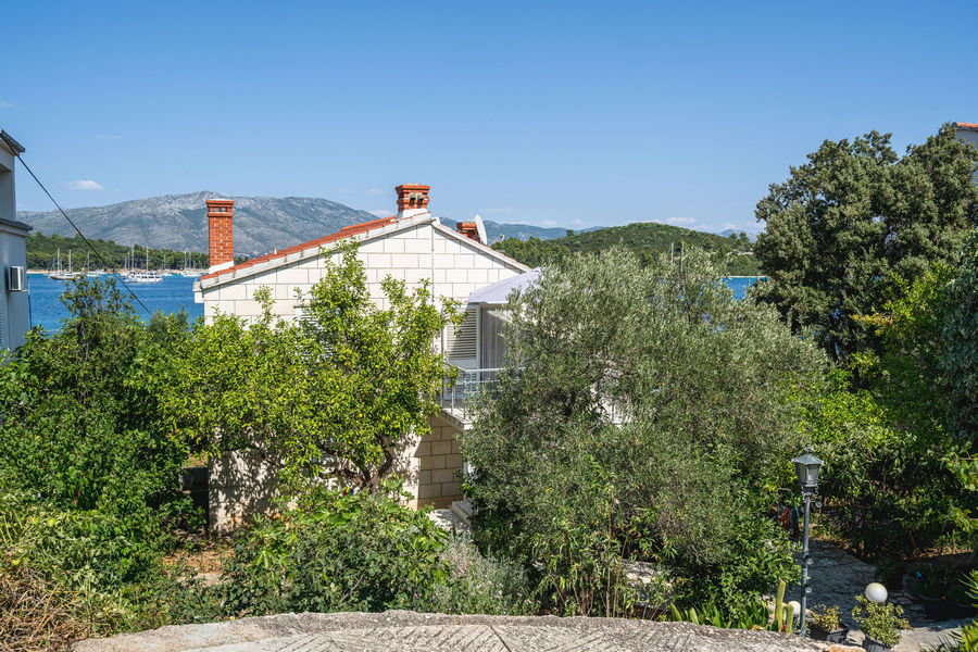 korcula-lumbarda-soline-apartments-jadranka-house-01