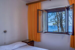 bacic-prigradica-house-for-rent-bedroom1-01