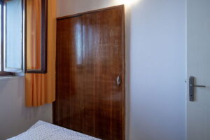 bacic-prigradica-house-for-rent-bedroom1-02