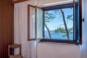 bacic-prigradica-house-for-rent-bedroom2-02