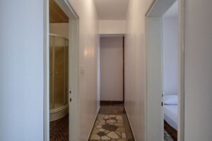 bacic-prigradica-house-for-rent-hallway-01