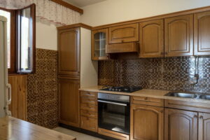 bacic-prigradica-house-for-rent-kitchen-01