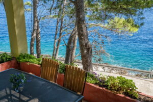 bacic-prigradica-house-for-rent-terrace-11