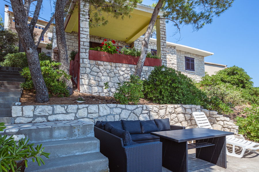 korcula-Haus-zu-Miete-bacic-prigradica-06-2026-Bild-01