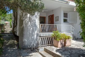 house-frana-surroundings-04