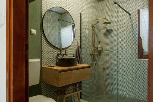 house-frankii-bathroom-01