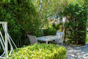 house-frankii-terrace-surroundings-03