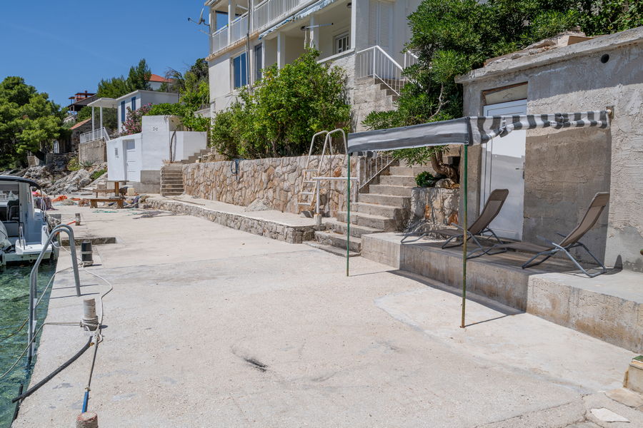 korcula-apartment-grscica-roko-beach-04