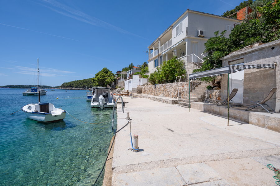 korcula-apartment-grscica-roko-beach-09