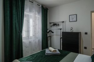roko-apartment-bedroom2-04