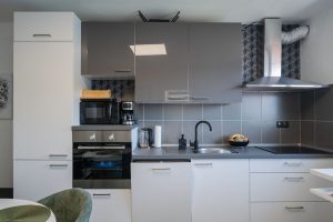 roko-apartment-livingroom-kitchen-07