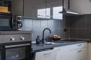 roko-apartment-livingroom-kitchen-08