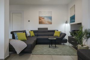 roko-apartment-livingroom-kitchen-09